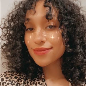 Hi I’m Yahsmene :)